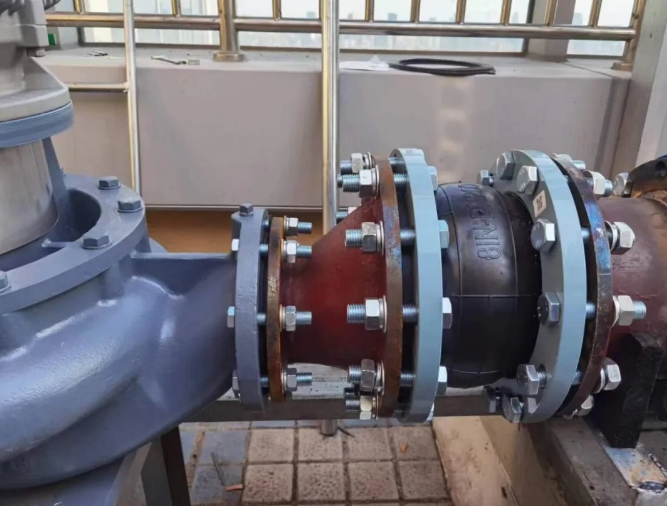 这个水泵大小头跟过滤器安装是否正确？